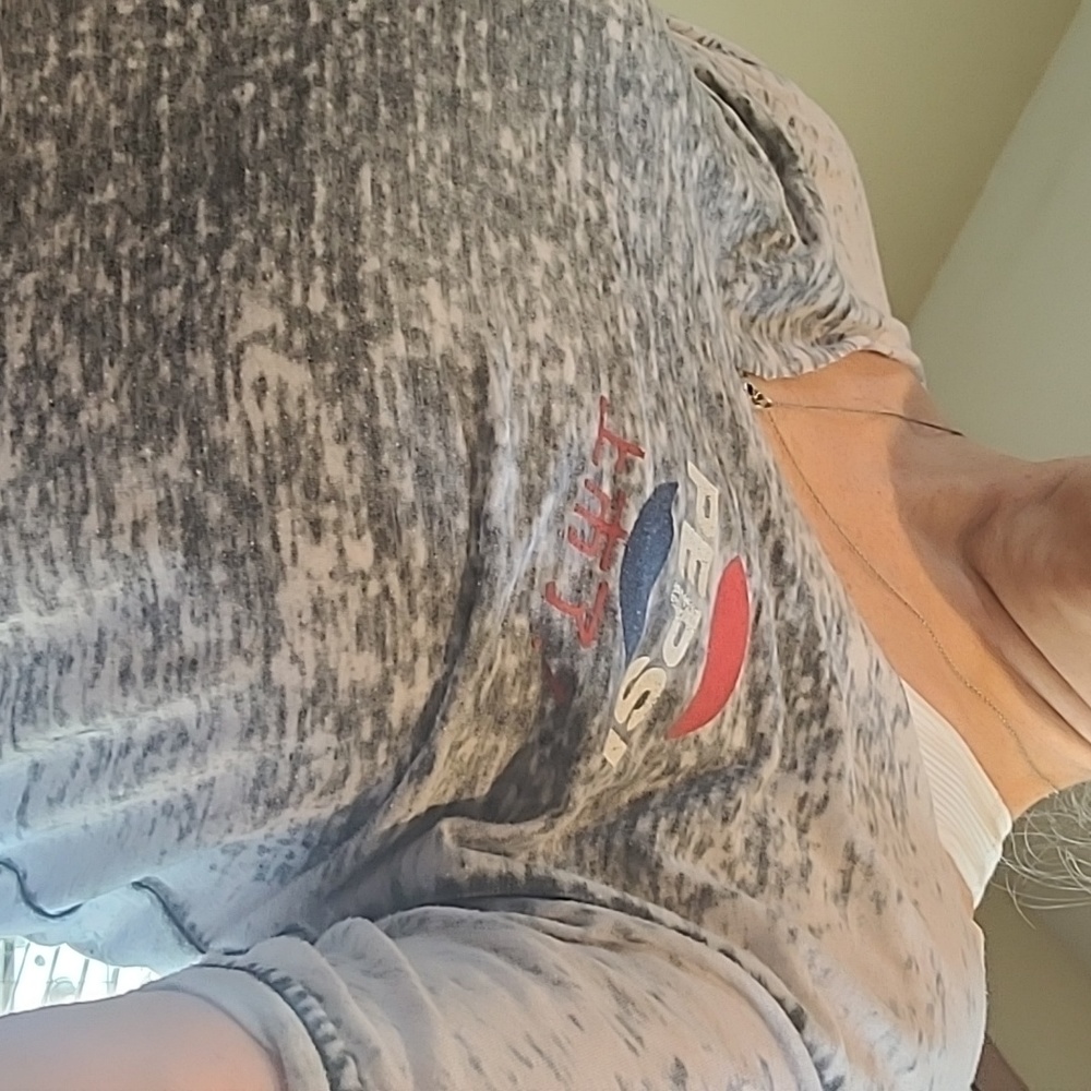 The Buckle Pepsi t-shirt Lg